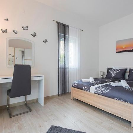 Apartman Miki Borik Zara Esterno foto