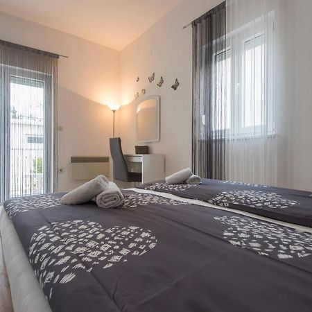 Apartman Miki Borik Zara Esterno foto