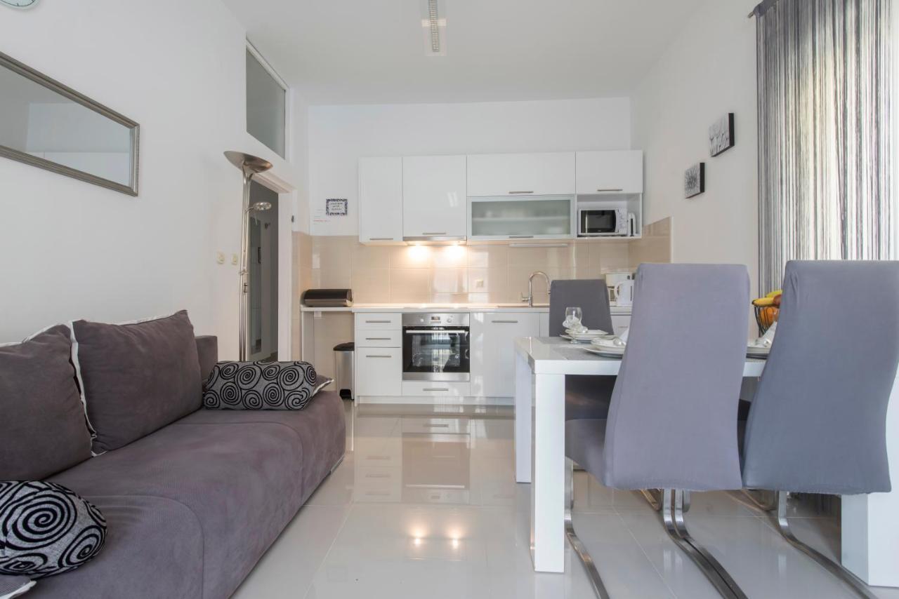 Apartman Miki Borik Zara Esterno foto