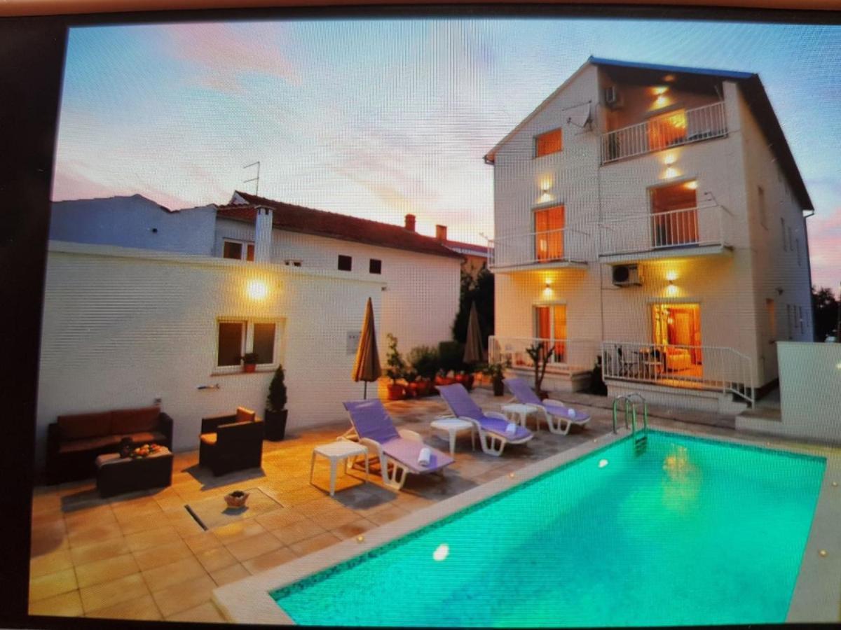 Apartman Miki Borik Zara Esterno foto
