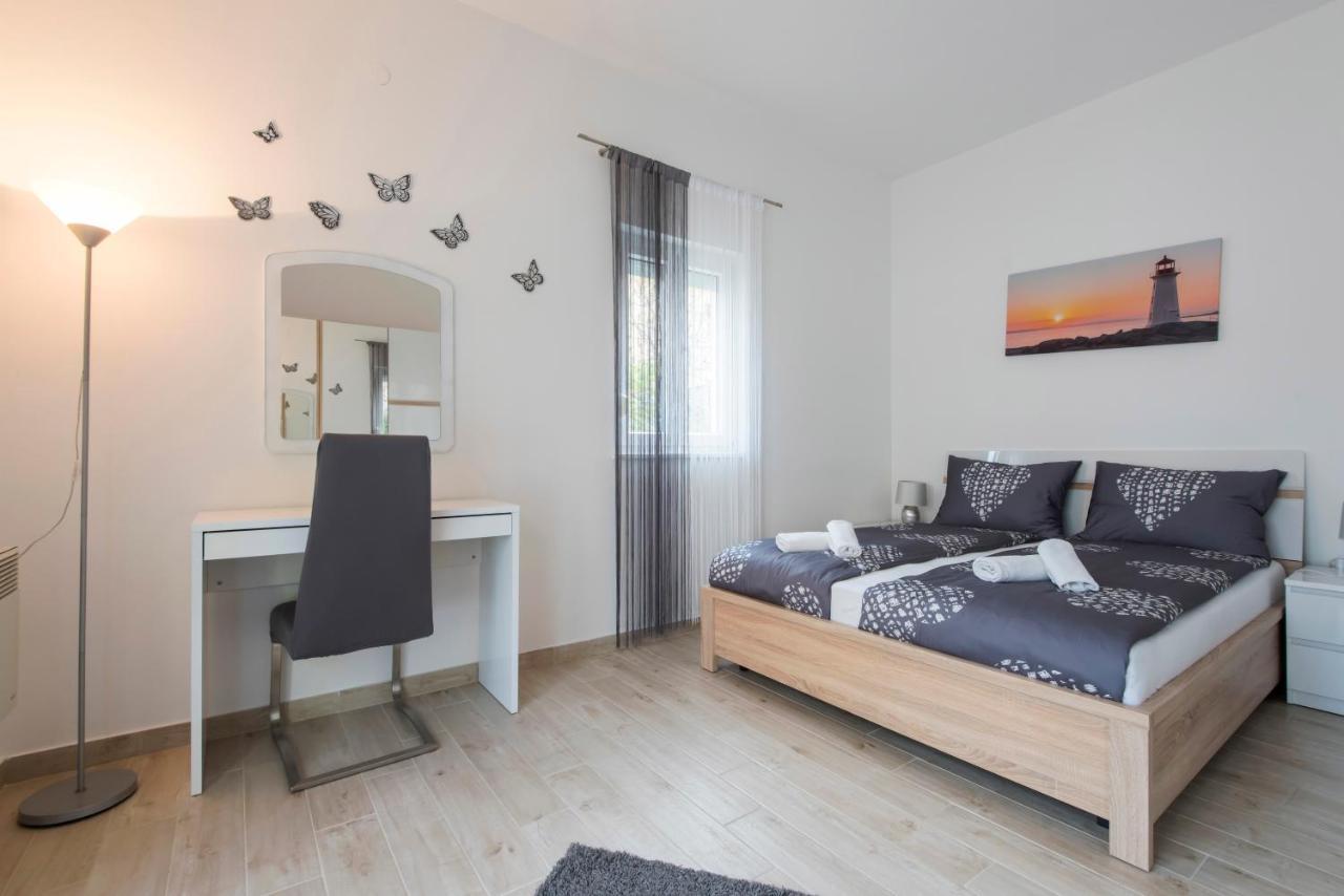 Apartman Miki Borik Zara Esterno foto