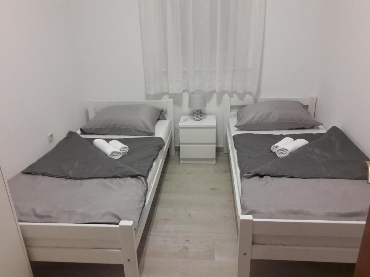 Apartman Miki Borik Zara Esterno foto
