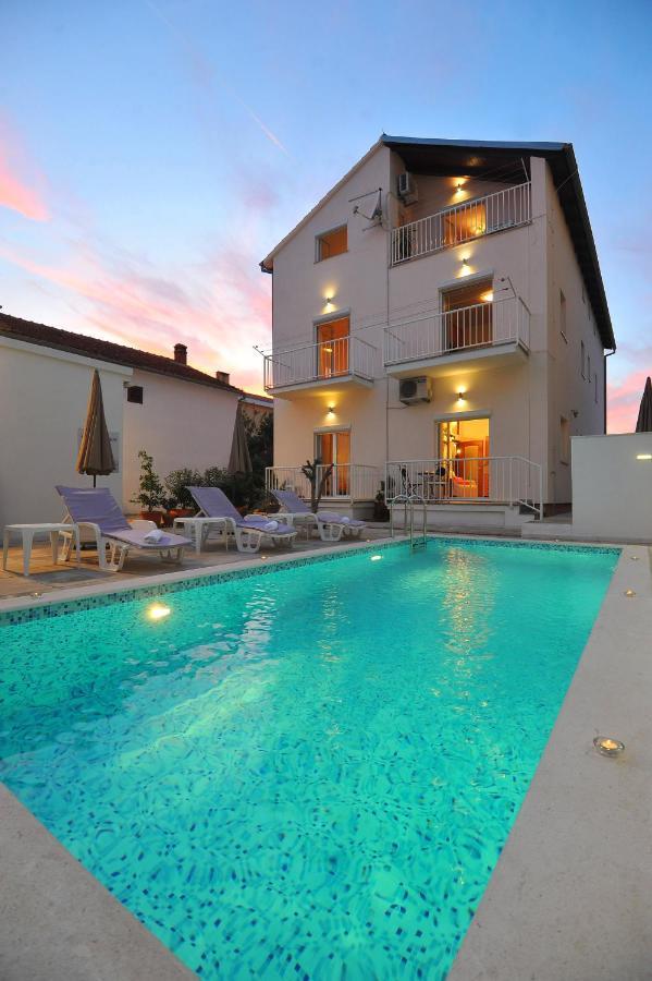 Apartman Miki Borik Zara Esterno foto